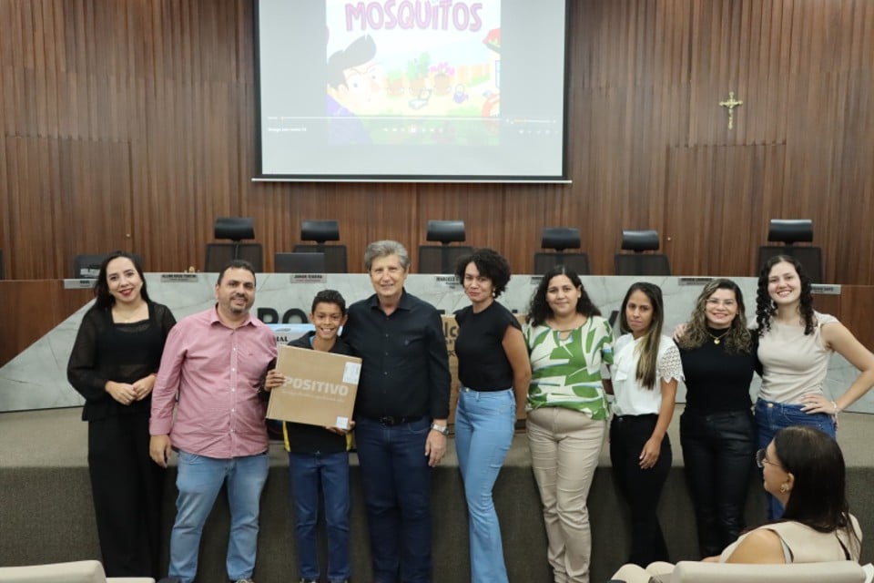 Prefeitura de Chapadão do Sul Premia Alunos, Professores e Famílias do Projeto